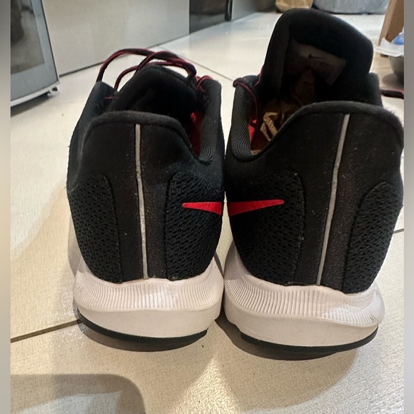 Nike running sneakers black and red 13 US - Picture 3 of 10